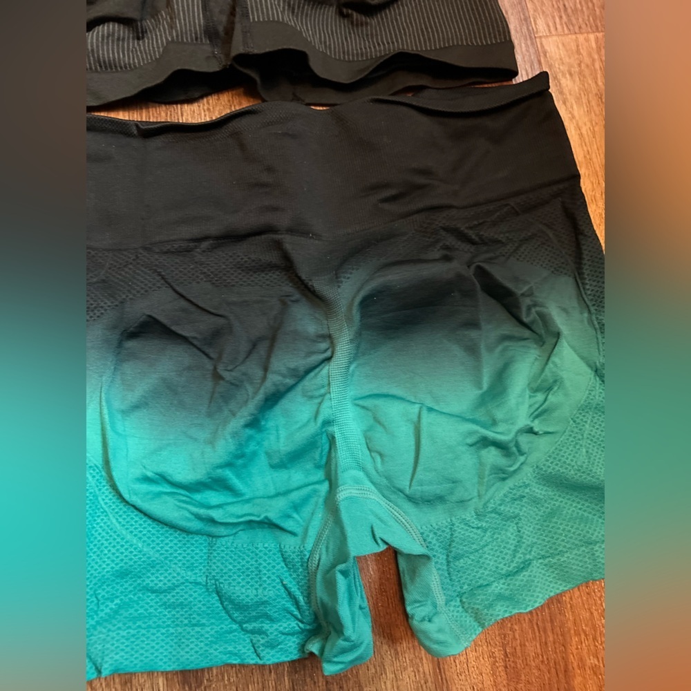 Women's Bike Shorts Set - Black, Green, and Patterned size medium - Picture 5 of 8